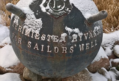 Collection box for the benefit of seafarers