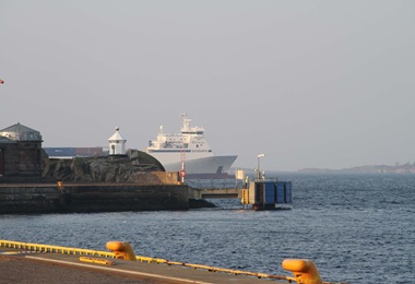 Cargo vessel arriving to Hanko harbour